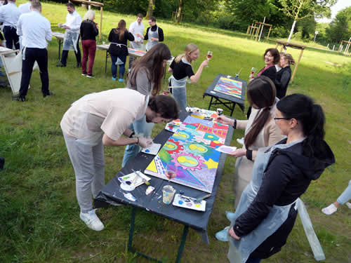 Kresatives Teambuilding mit FIRMEN MALEN